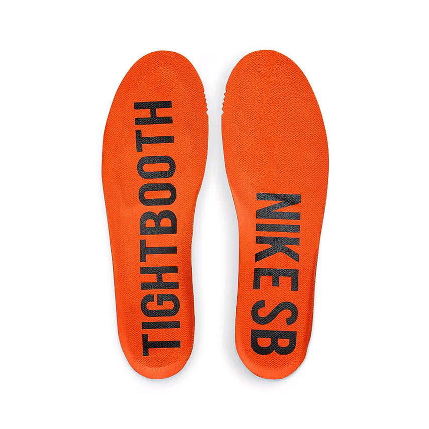 NIKE SB DUNK LOW - TIGHTBOOTH