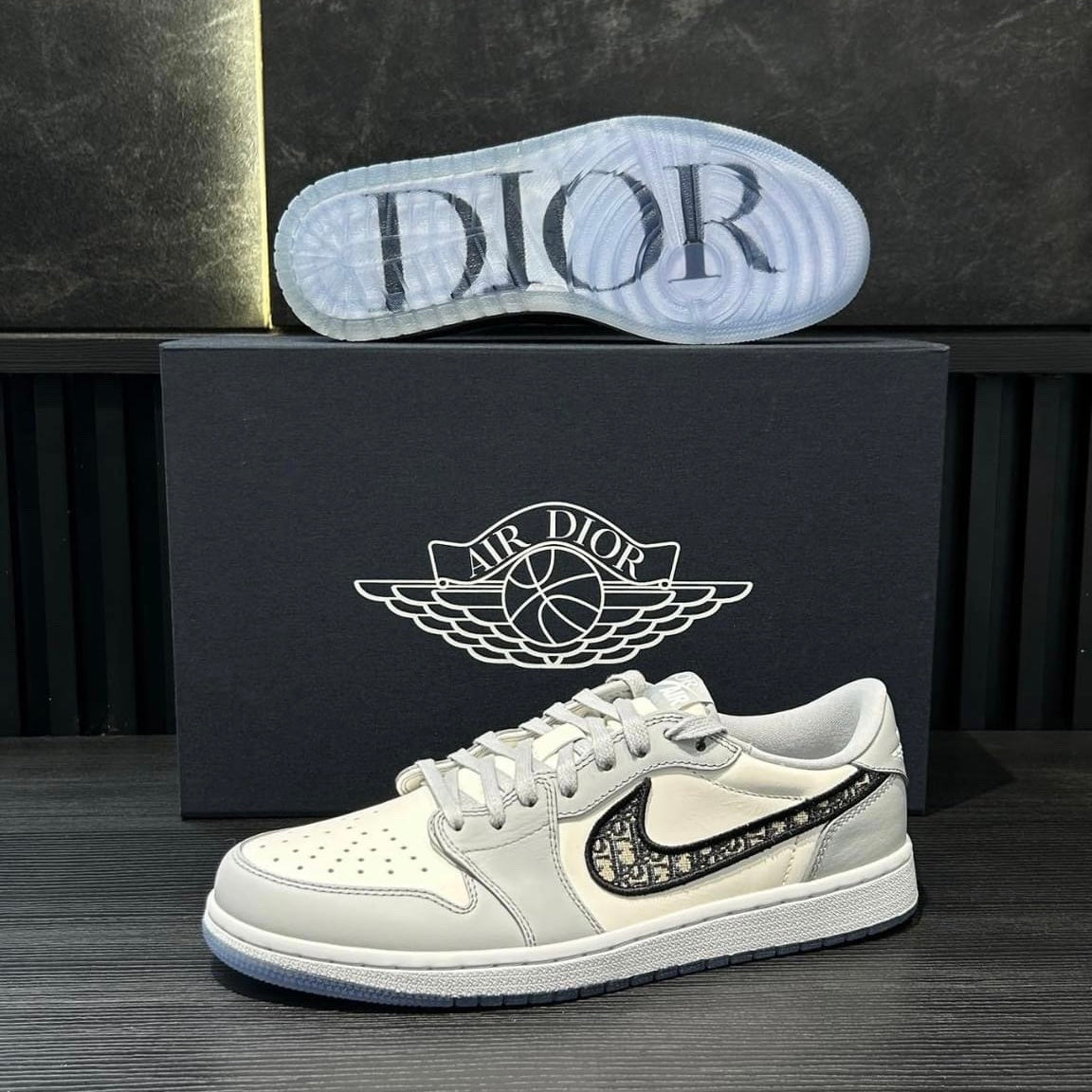 AIR JORDAN 1 LOW - DIOR