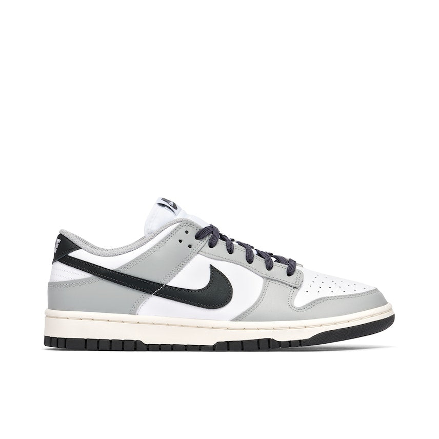 NIKE DUNK LOW - LIGHT SMOKE GREY W