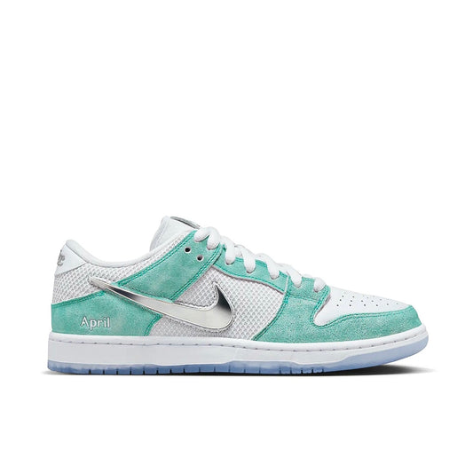 NIKE SB DUNK LOW - APRIL SKATEBOARDS