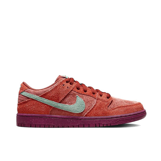 NIKE SB DUNK LOW - MYSTIC RED ROSEWOOD