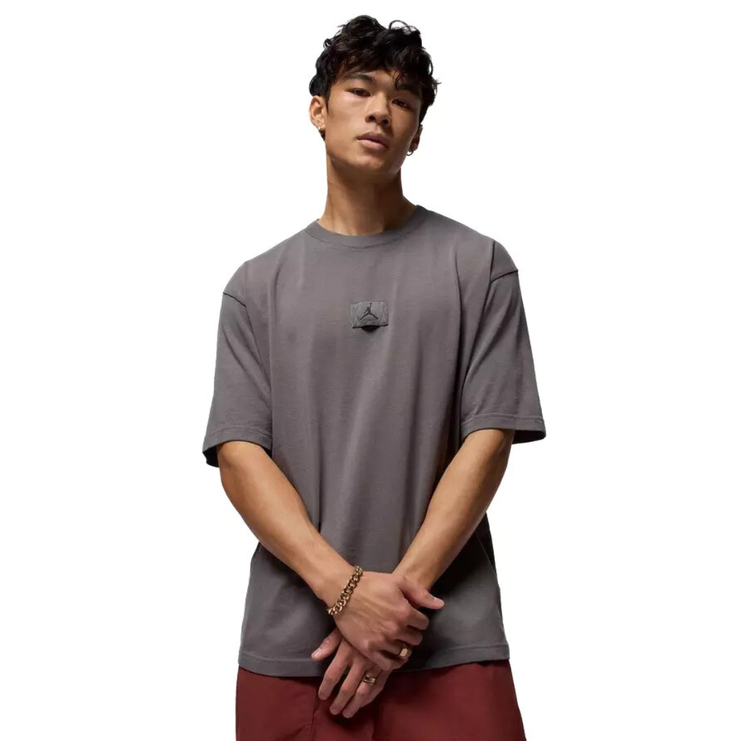 JORDAN ESSENTIALS 85 TEE GREY