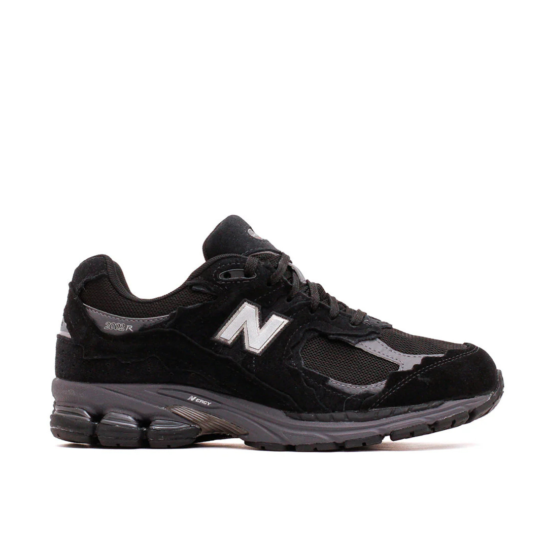 NEW BALANCE 2002R GORETEX PROTECTION PACK BLACK MAGNET